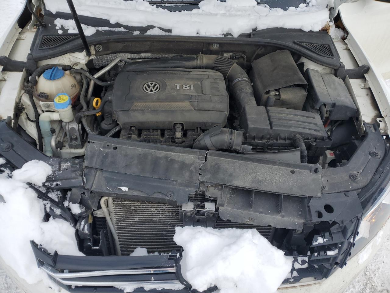 2015 Volkswagen Passat VIN 1VWBT7A36FC061066 Copart auction photo, front end damage thumbnail 11
