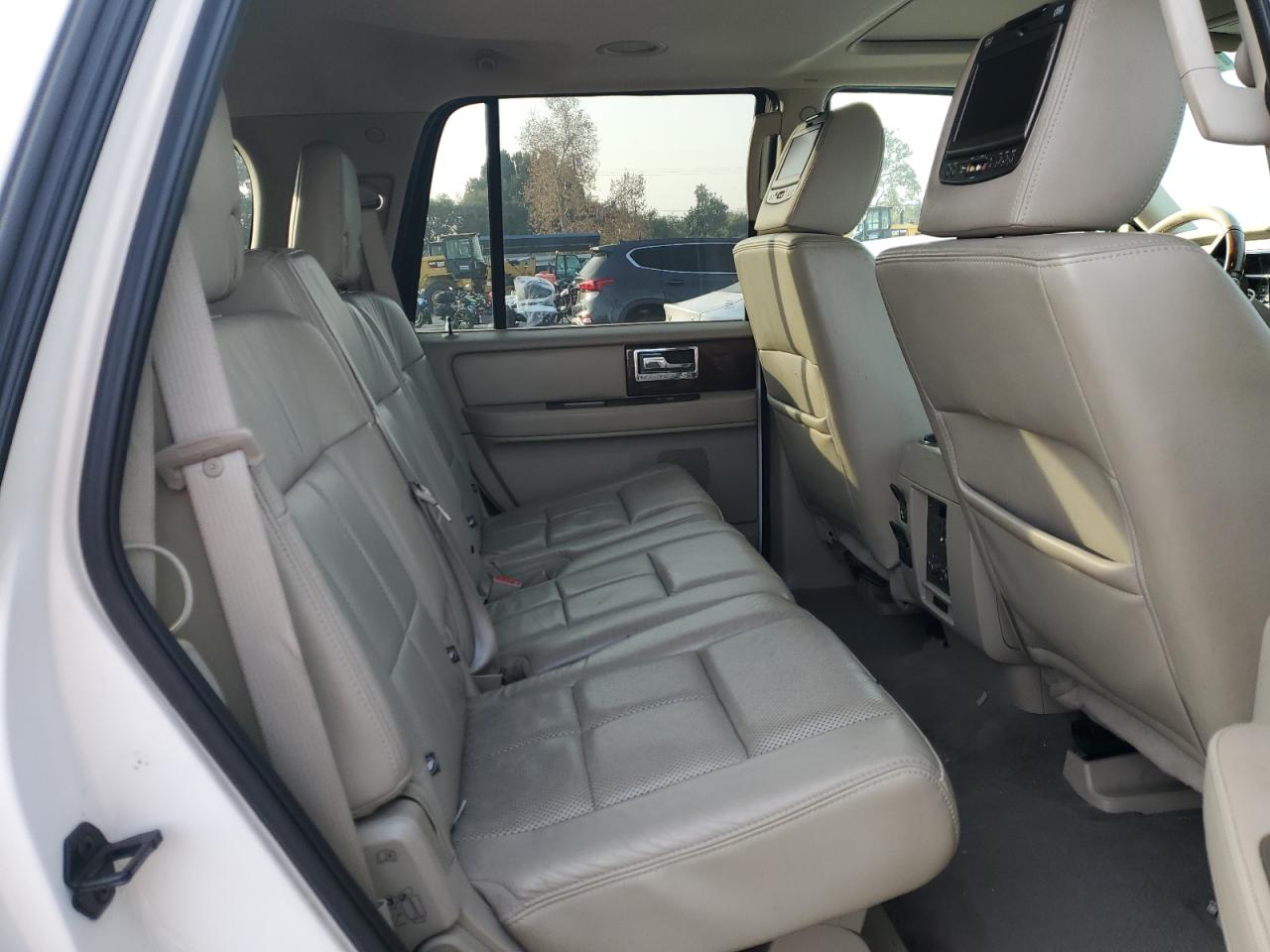2014 Lincoln Navigator VIN 5LMJJ2H53EEL05069 Copart auction photo, front end / minor dent/scratches damage thumbnail 12