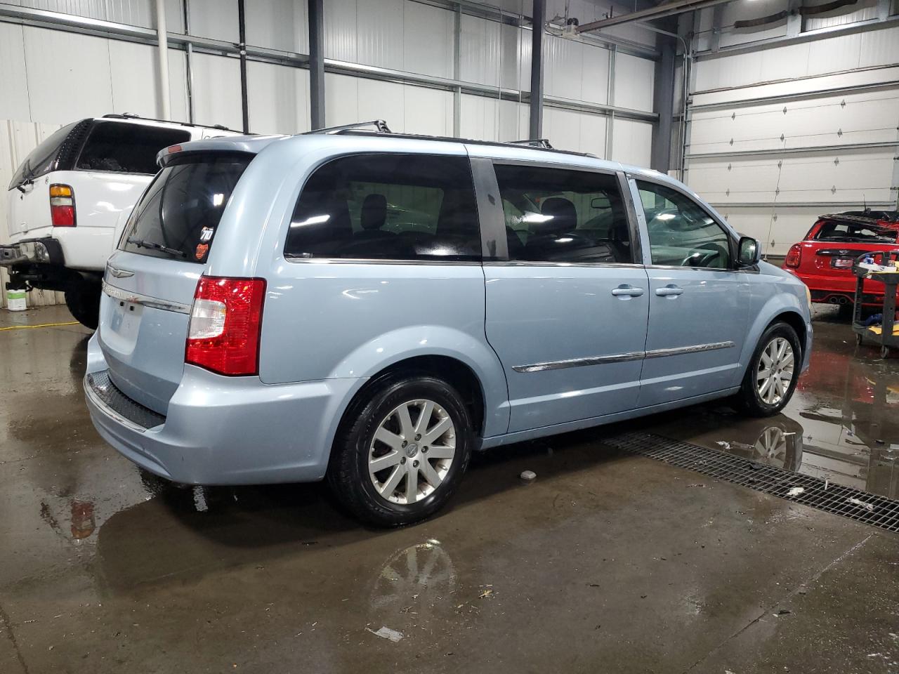 2013 Chrysler Town & Country VIN 2C4RC1BG8DR684015 Copart auction photo, front end damage thumbnail 3