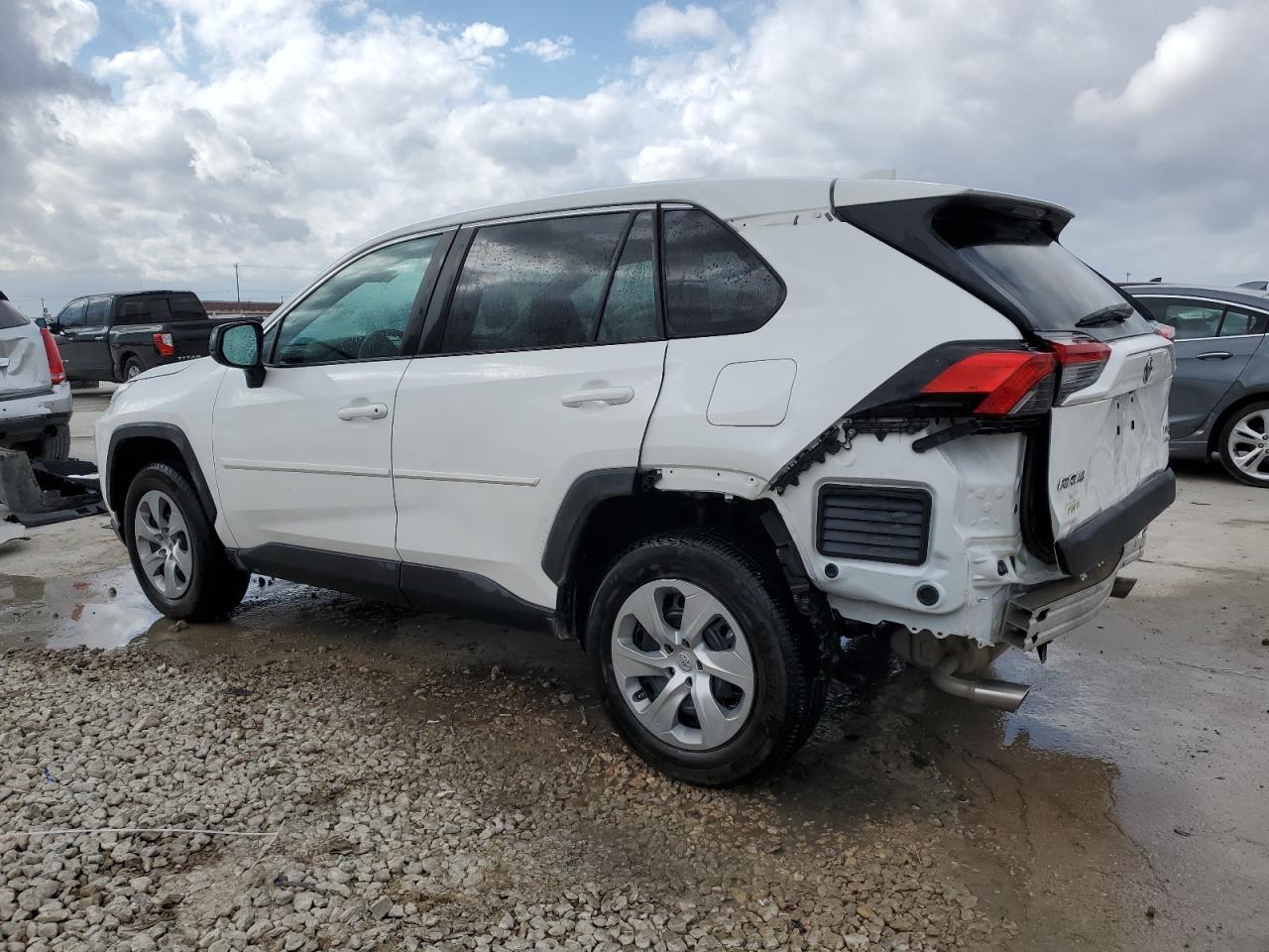 2022 Toyota RAV 4 VIN 2T3F1RFV8NW319082 Copart auction photo, rear end / minor dent/scratches damage thumbnail 2