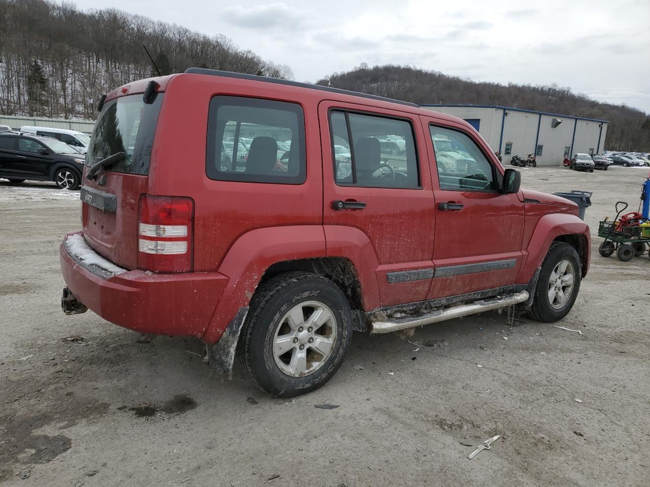 2009 Jeep Liberty (North America) VIN 1J8GN28K29W525114 Copart auction photo, front end / undercarriage damage thumbnail 3