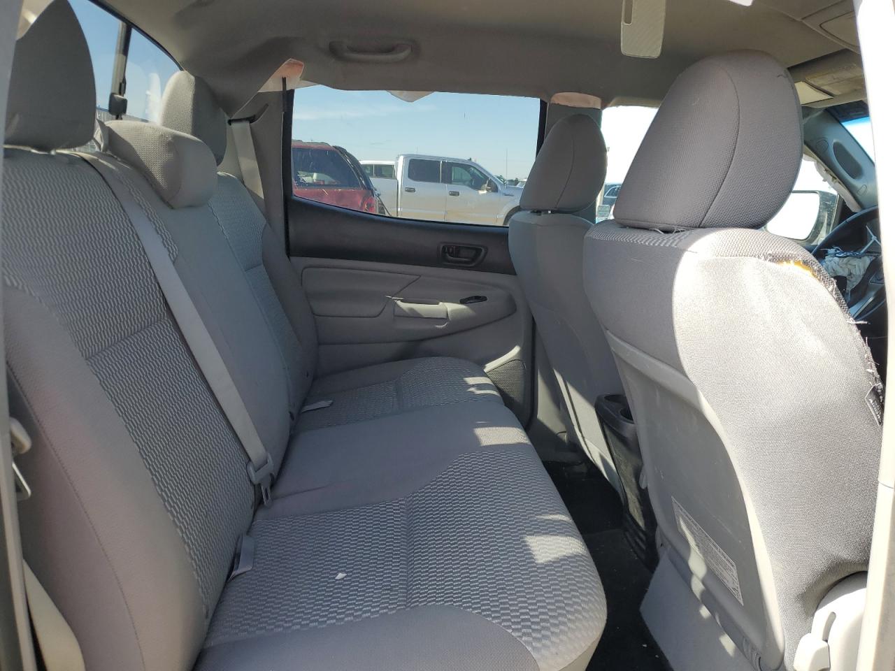 2015 Toyota Tacoma VIN 5TFLU4ENXFX137086 Copart auction photo, front end / minor dent/scratches damage thumbnail 11