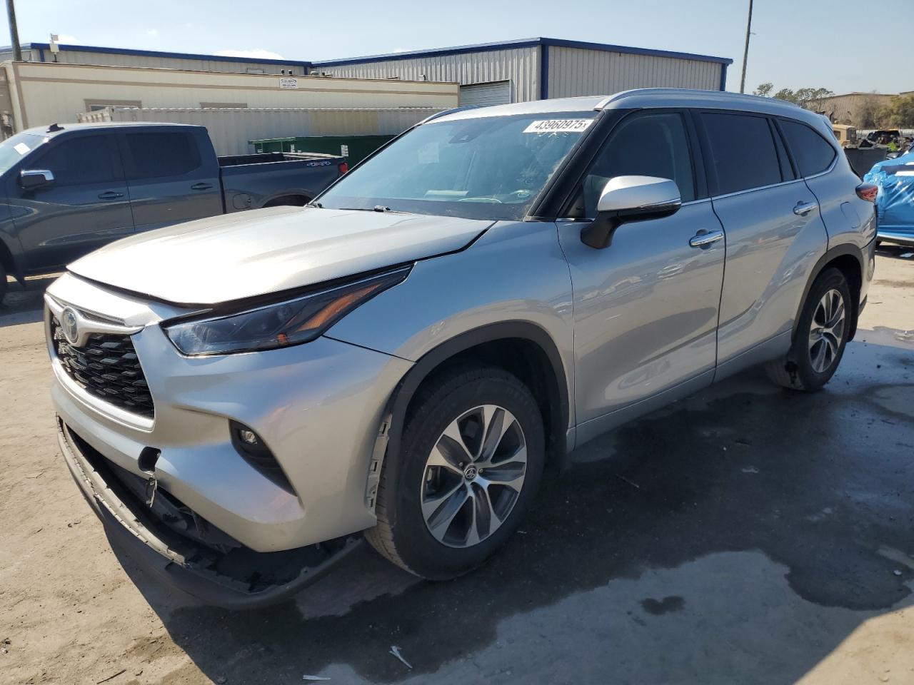 2022 Toyota Highlander VIN 5TDGARAH8NS514820