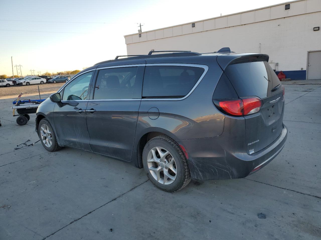 2020 Chrysler Pacifica VIN 2C4RC1FG0LR281252 Copart auction photo, front end damage thumbnail 2