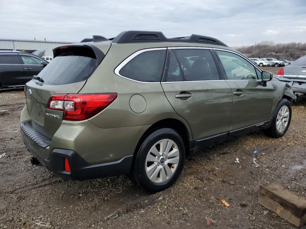 2019 Subaru Outback VIN 4S4BSAFC5K3297578 Copart auction photo, front end / side damage thumbnail 3