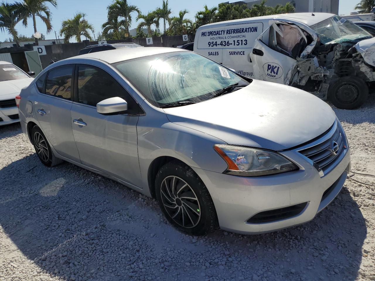 2014 Nissan Sentra VIN 3N1AB7AP9EY221342 Copart auction photo, minor dent/scratches damage thumbnail 4