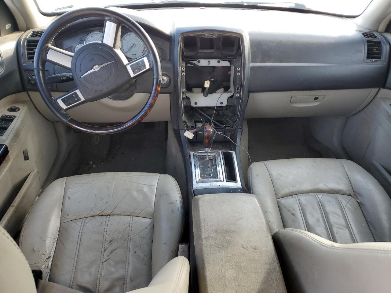 2007 Chrysler 300 VIN 2C3KA63H87H830097 Copart auction photo, minor dent/scratches damage thumbnail 8