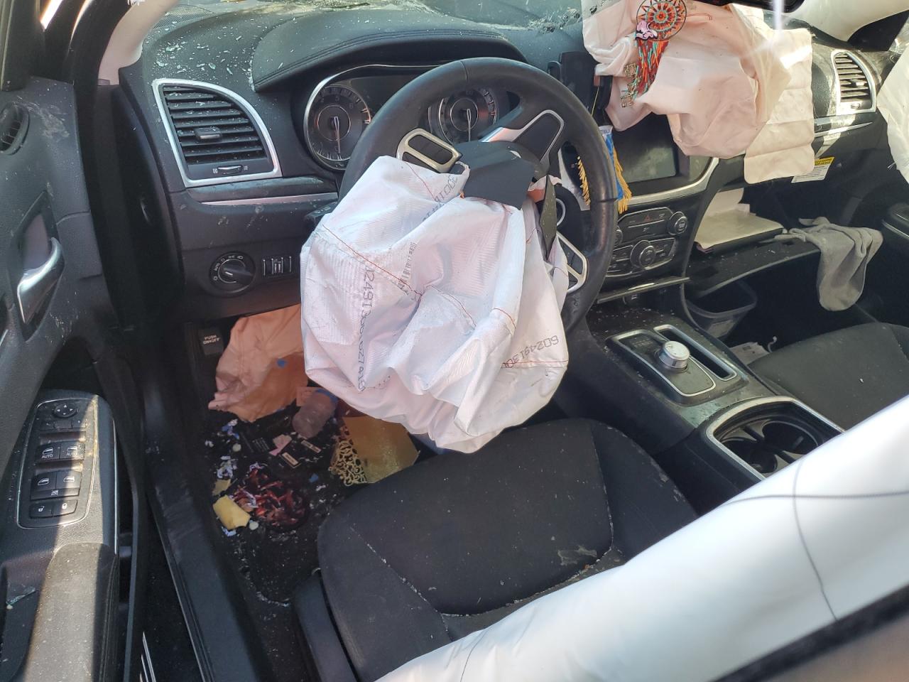 2018 Chrysler 300 VIN 2C3CCARG2JH208361 Copart auction photo, biohazard/chemical / all over damage thumbnail 8