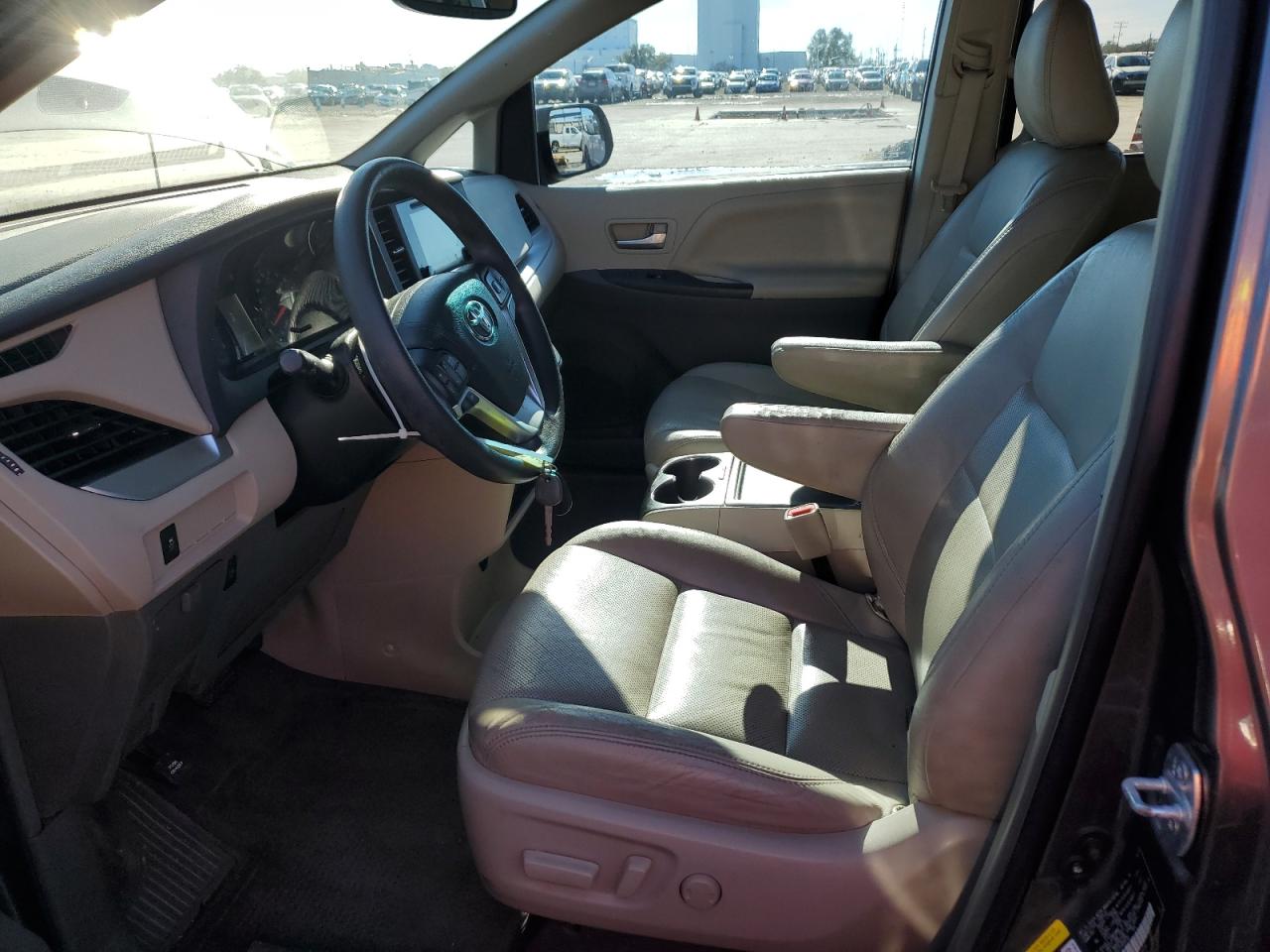 2015 Toyota Sienna VIN 5TDKK3DC2FS606236 Copart auction photo, side / rear end damage thumbnail 7