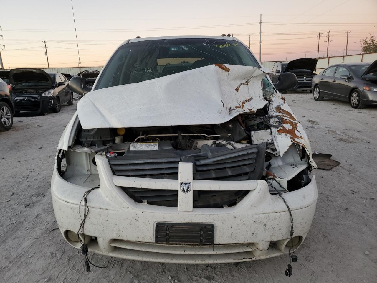 2005 Dodge Caravan VIN 2D4GP44L45R321111 Copart auction photo, front end / mechanical damage thumbnail 5