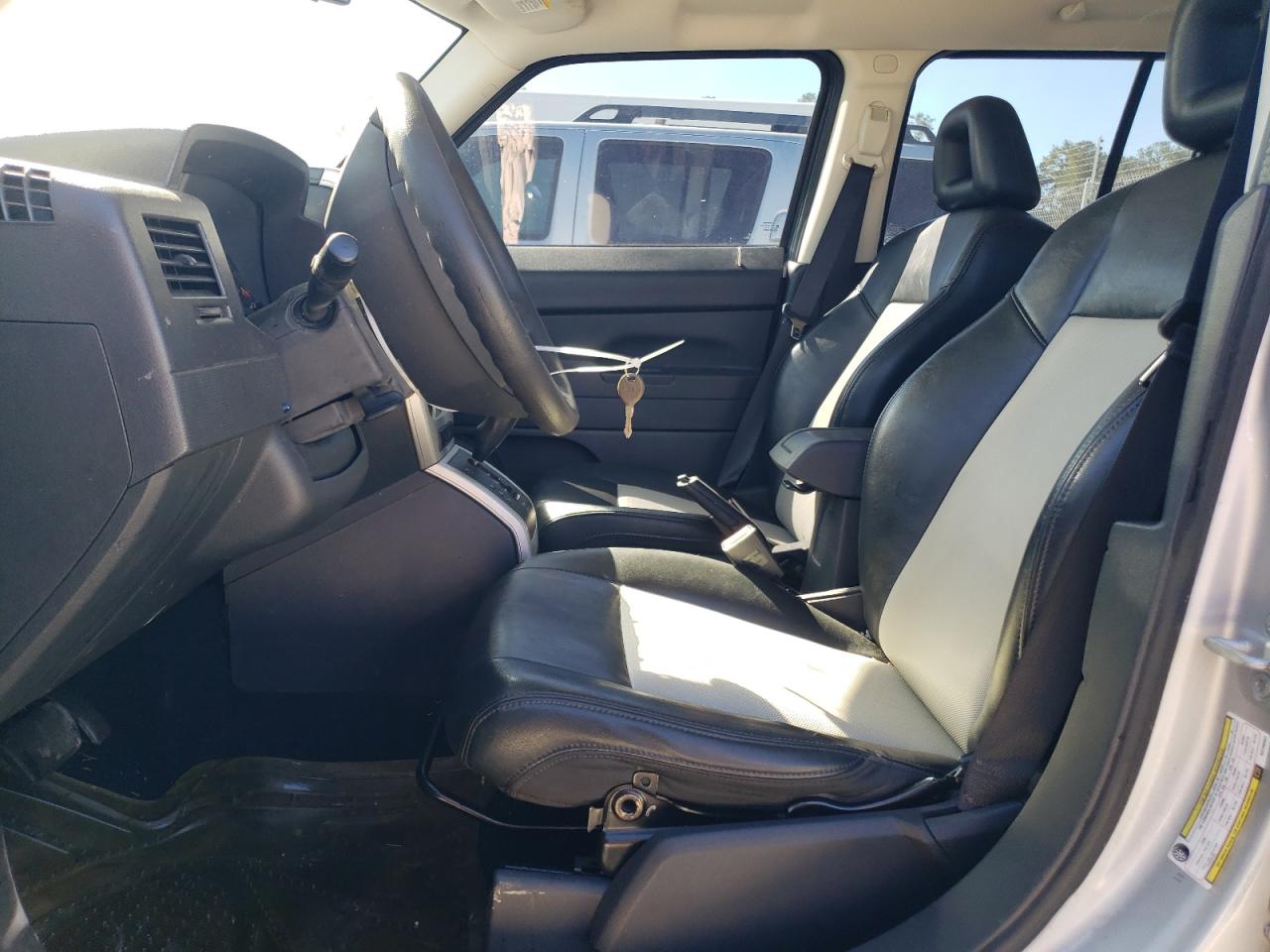 2008 Jeep Liberty (Patriot) VIN 1J8FT28058D799353 Copart auction photo, undercarriage / mechanical damage thumbnail 7