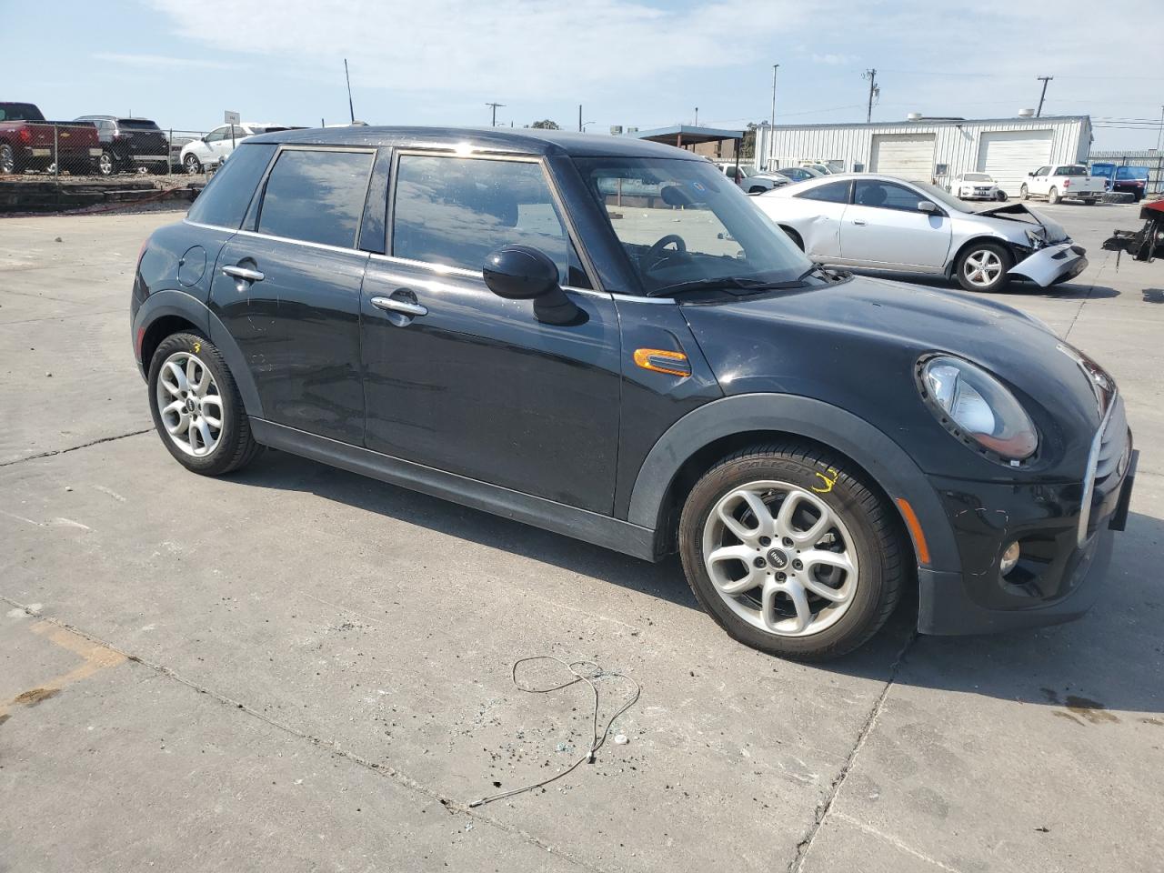2015 MINI Cooper VIN WMWXS5C55FT832208 Copart auction photo, side damage thumbnail 4