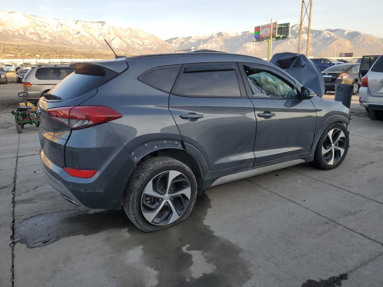 2017 Hyundai Tucson VIN KM8J33A2XHU556748 Copart auction photo, all over damage thumbnail 3