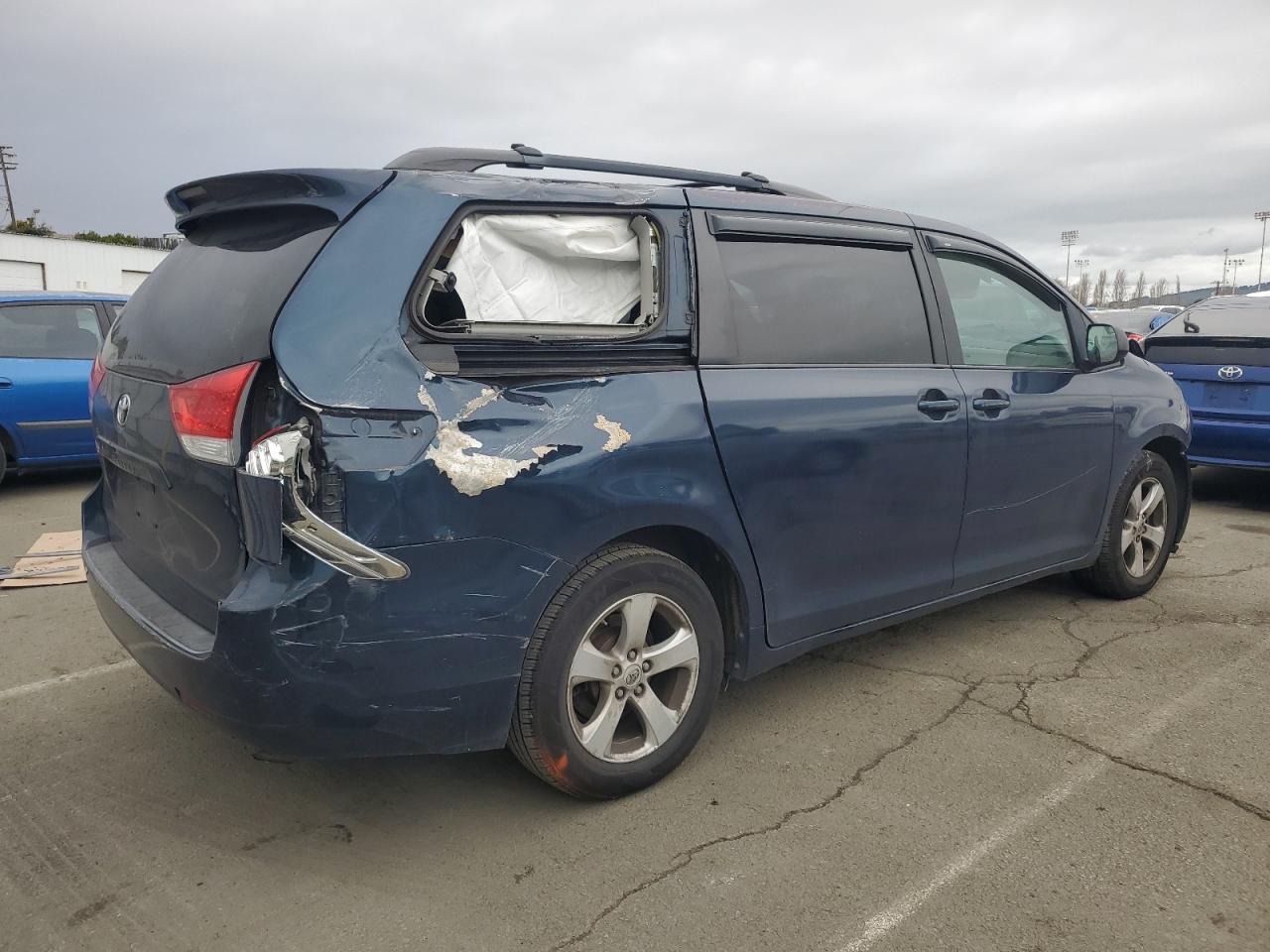 2011 Toyota Sienna VIN 5TDKK3DC2BS092379 Copart auction photo, all over damage thumbnail 3