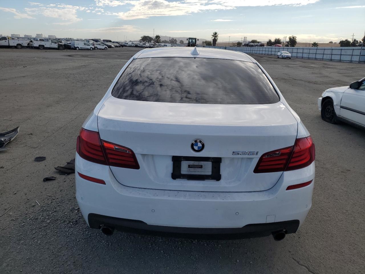 2011 BMW 5er VIN WBAFR7C58BC807140 Copart auction photo, front end damage thumbnail 6