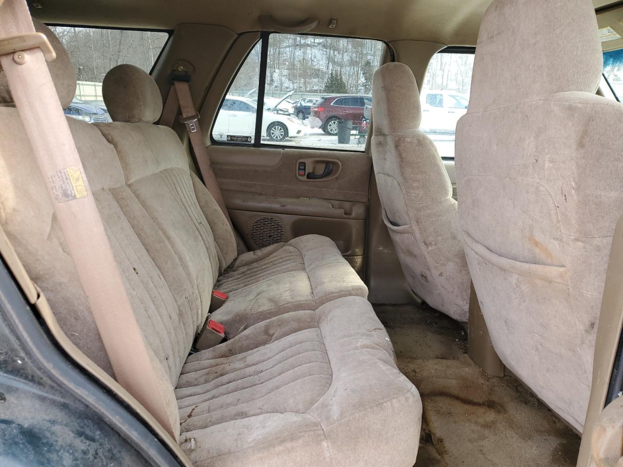 2002 Chevrolet Blazer VIN 1GNDT13W22K110691 Copart auction photo, all over damage thumbnail 11