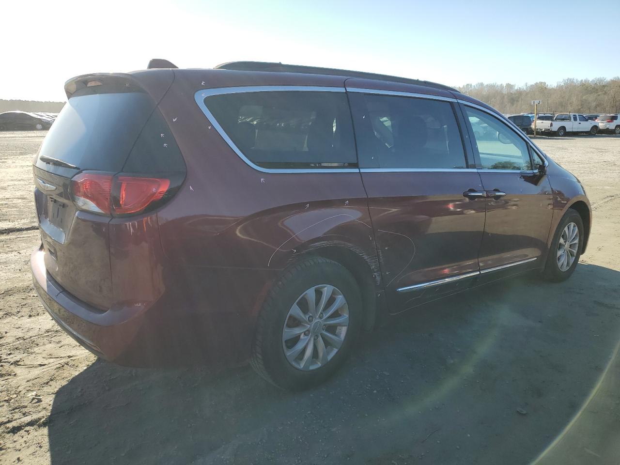 2017 Chrysler Pacifica VIN 2C4RC1BG5HR509436 Copart auction photo, front end / all over damage thumbnail 3