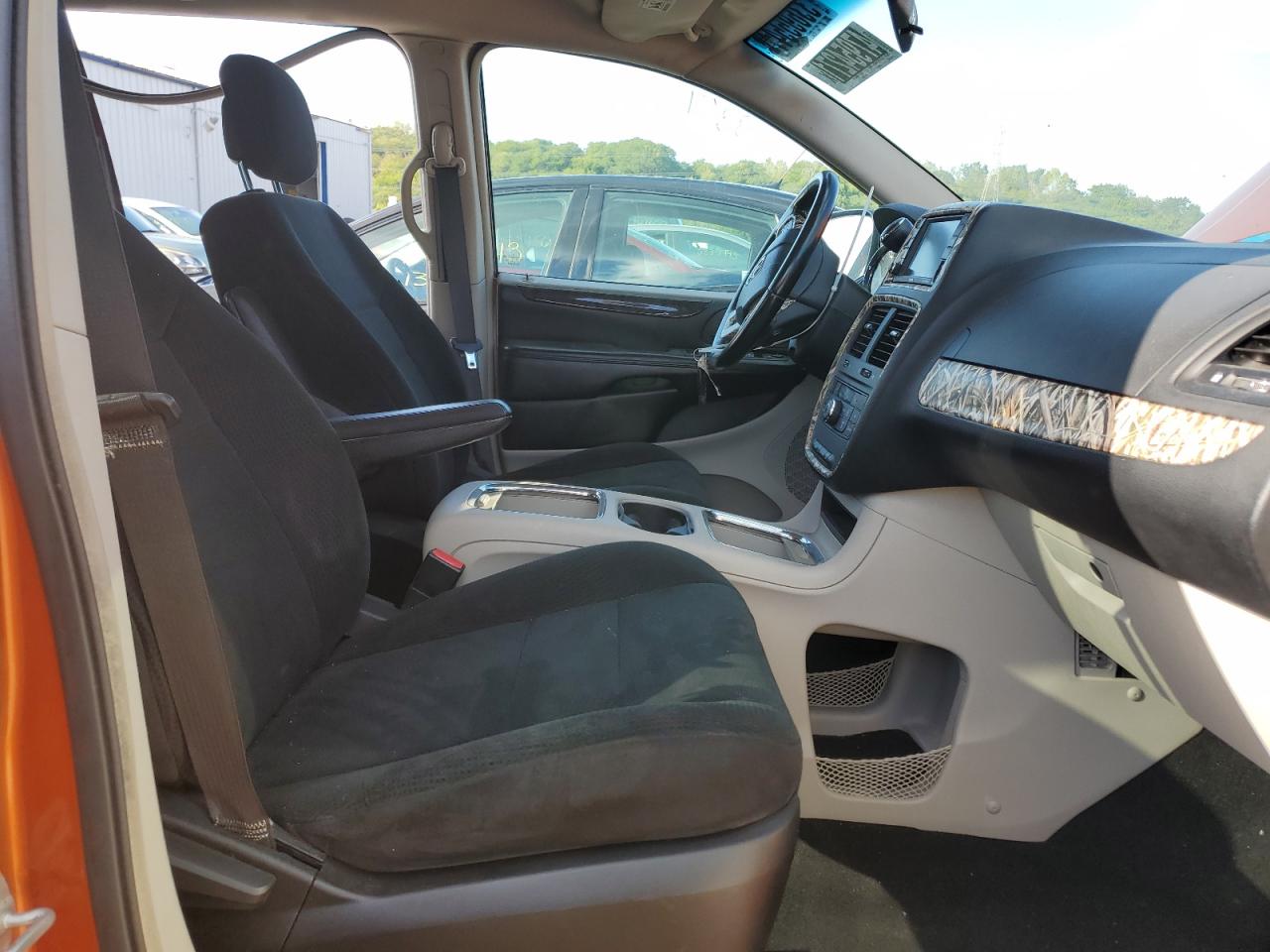 2011 Dodge Caravan VIN 2D4RN5DG7BR756501 Copart auction photo, normal wear damage thumbnail 5