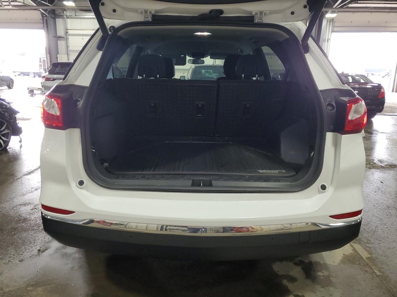 2018 Chevrolet Equinox VIN 2GNAXSEV8J6228067 Copart auction photo, front end / side damage thumbnail 6