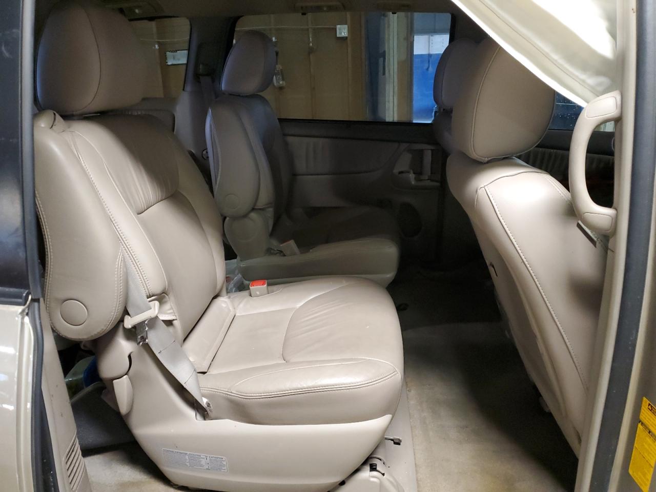 2009 Toyota Sienna VIN 5TDZK22C19S236333 Copart auction photo, all over damage thumbnail 11