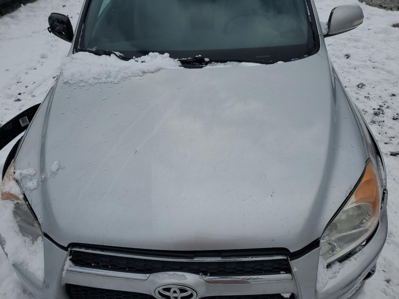 2011 Toyota RAV 4 VIN 2T3DF4DVXBW114714 Copart auction photo, front end / undercarriage damage thumbnail 13