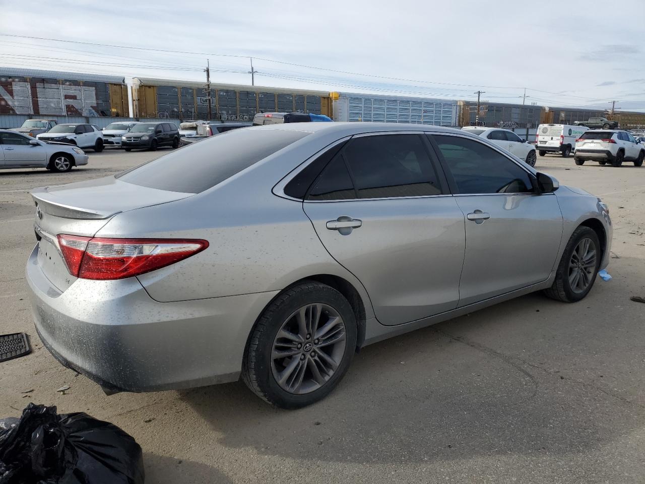 2017 Toyota Camry VIN 4T1BF1FK5HU268984 Copart auction photo, side / front end damage thumbnail 3