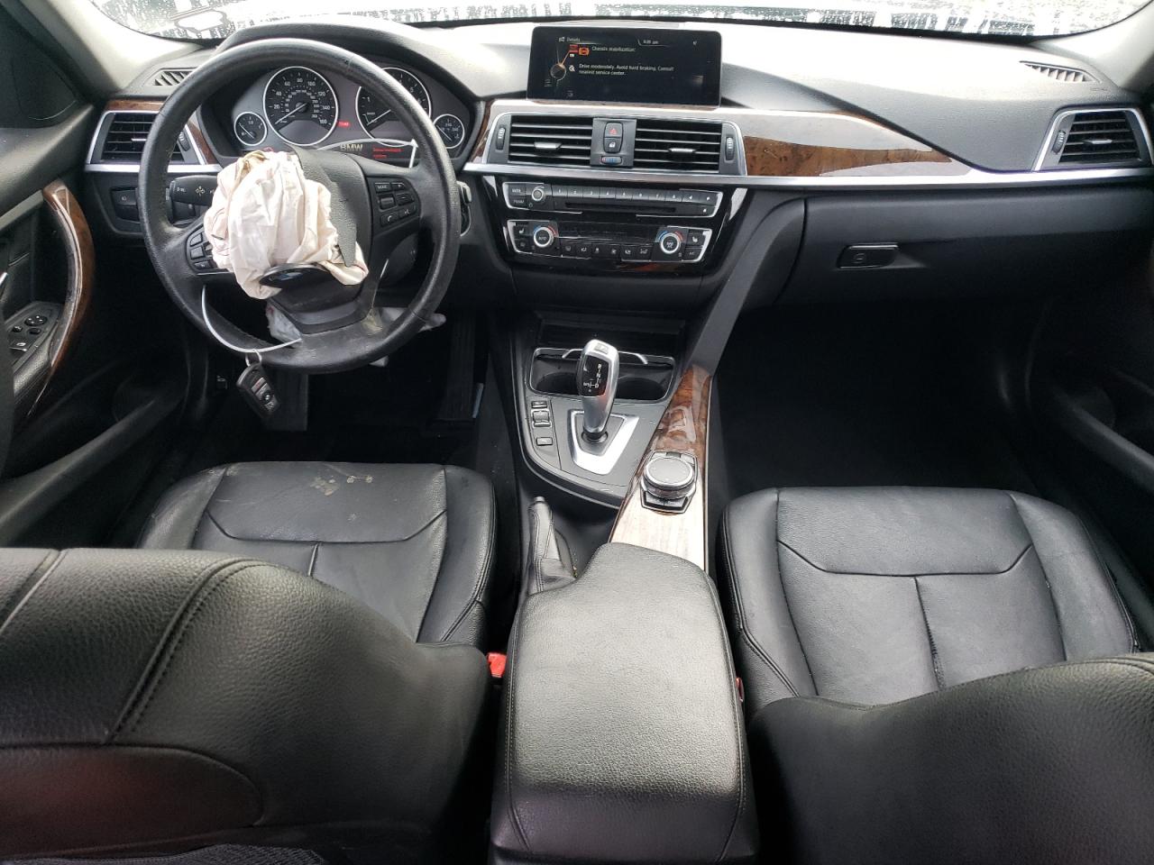 2016 BMW 3er VIN WBA8A9C57GK618858 Copart auction photo, front end damage thumbnail 8