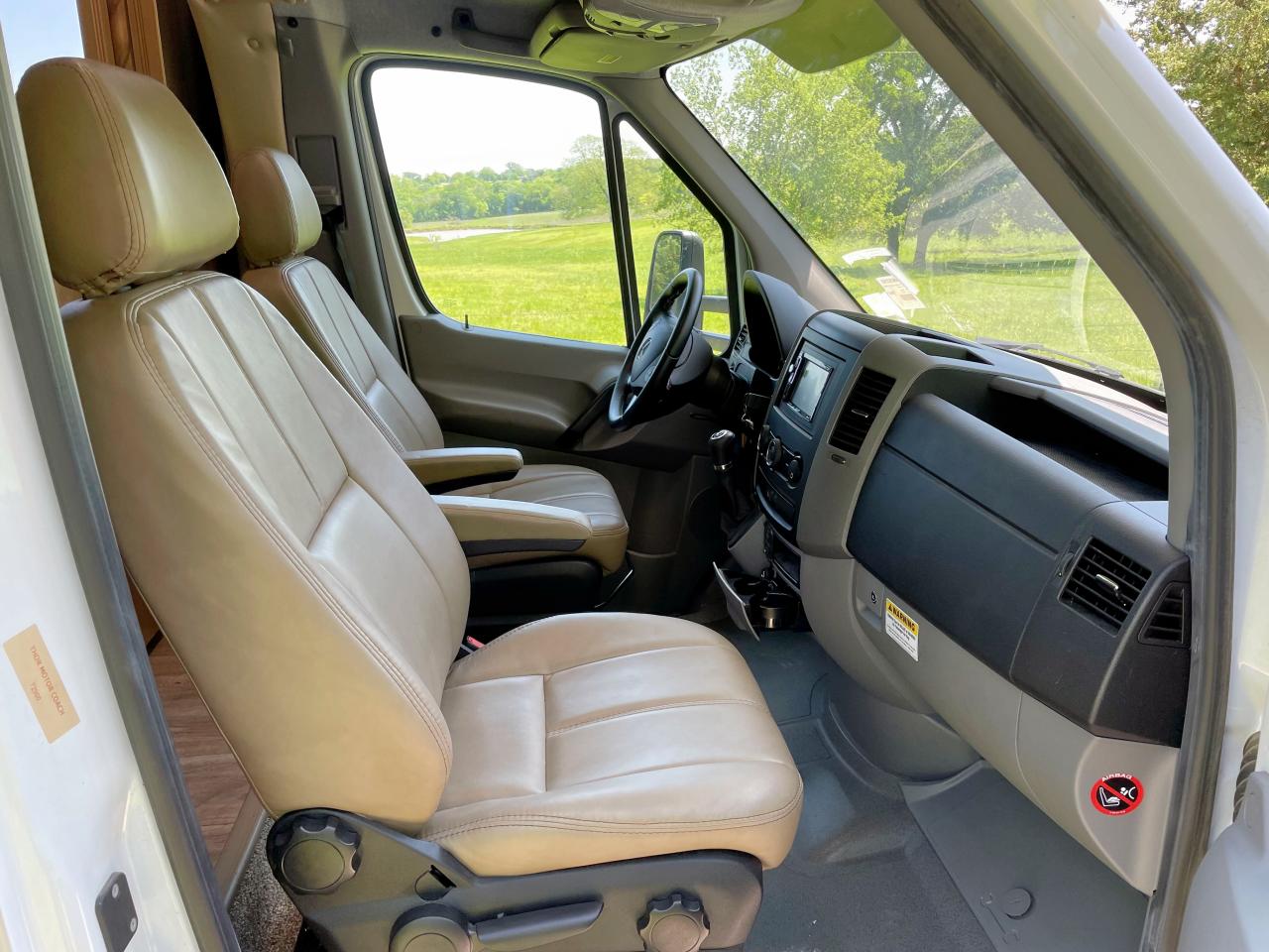 2017 Mercedes-Benz Sprinter VIN WDAPF4CC7H9718357 Copart auction photo, normal wear / minor dent/scratches damage thumbnail 5