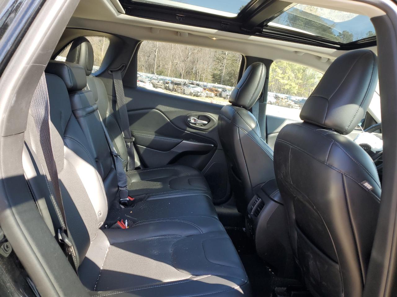 2019 Jeep Grand Cherokee VIN 1C4PJMDX3KD395247 Copart auction photo, front end / minor dent/scratches damage thumbnail 12