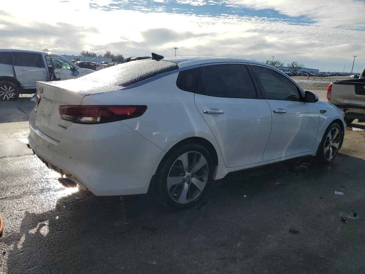 2017 KIA Optima VIN 5XXGW4L26HG159620 Copart auction photo, rear end damage thumbnail 3