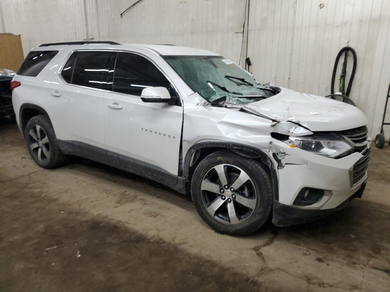 2019 Chevrolet Traverse VIN 1GNEVHKWXKJ211749 Copart auction photo, front end damage thumbnail 4
