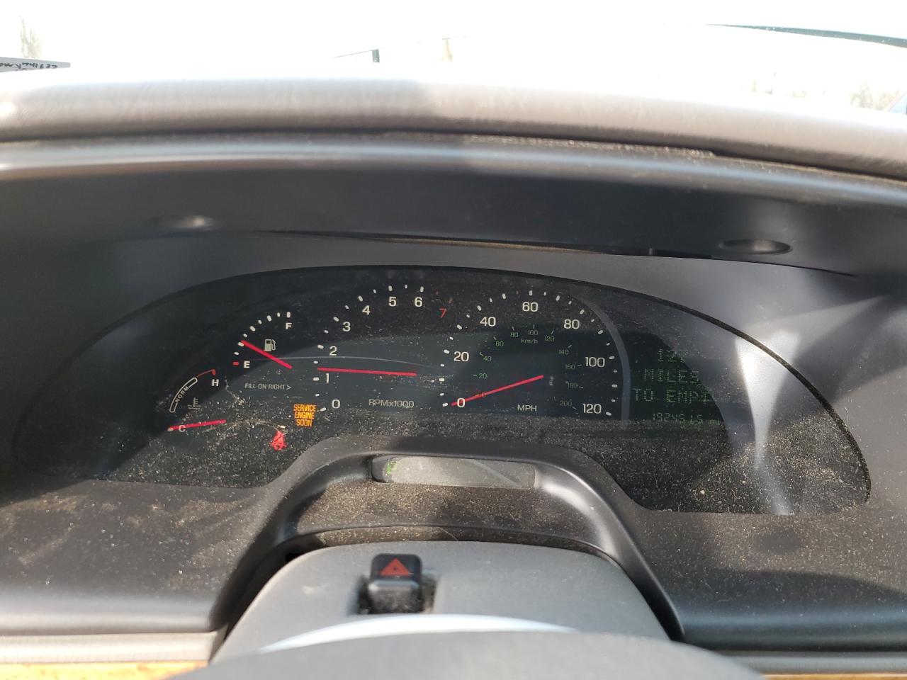 1998 Lincoln Continental VIN 1LNFM97V0WY741632 Copart auction photo, minor dent/scratches damage thumbnail 9