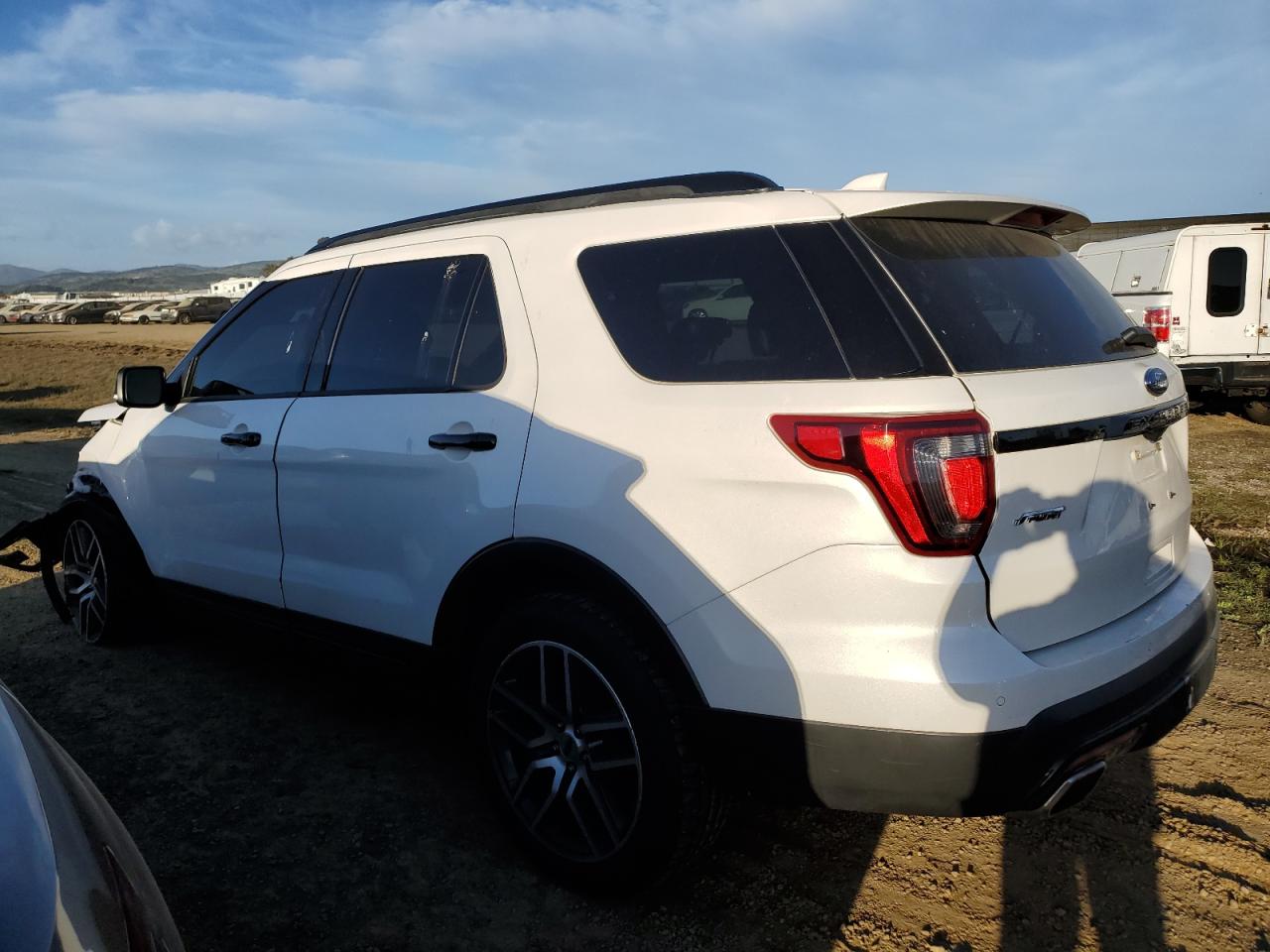 2017 Ford Explorer VIN 1FM5K8GT6HGE25252 Copart auction photo, vandalism / front end damage thumbnail 2