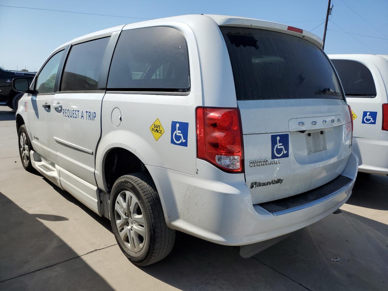 2019 Dodge Caravan VIN 2C7WDGBG5KR698909 Copart auction photo, normal wear damage thumbnail 2