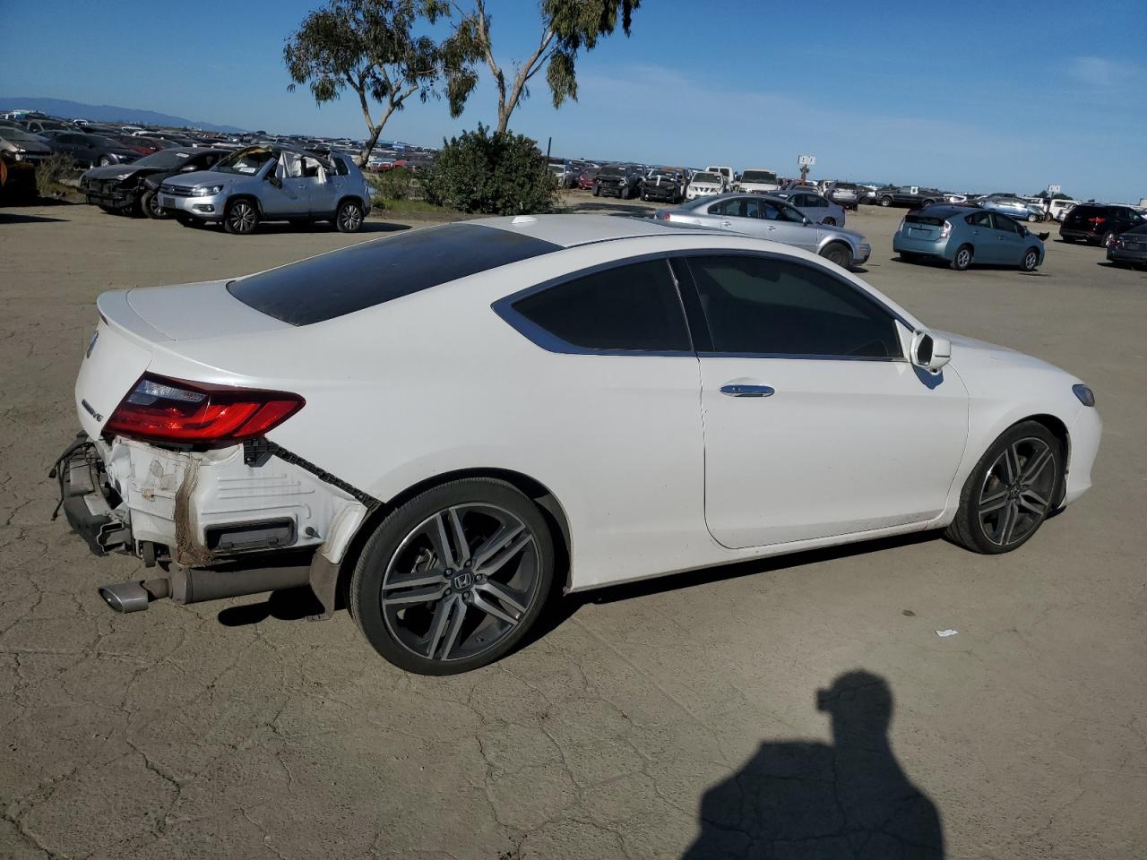 2016 Honda Accord VIN 1HGCT2B09GA006687 Copart auction photo, rear end damage thumbnail 3