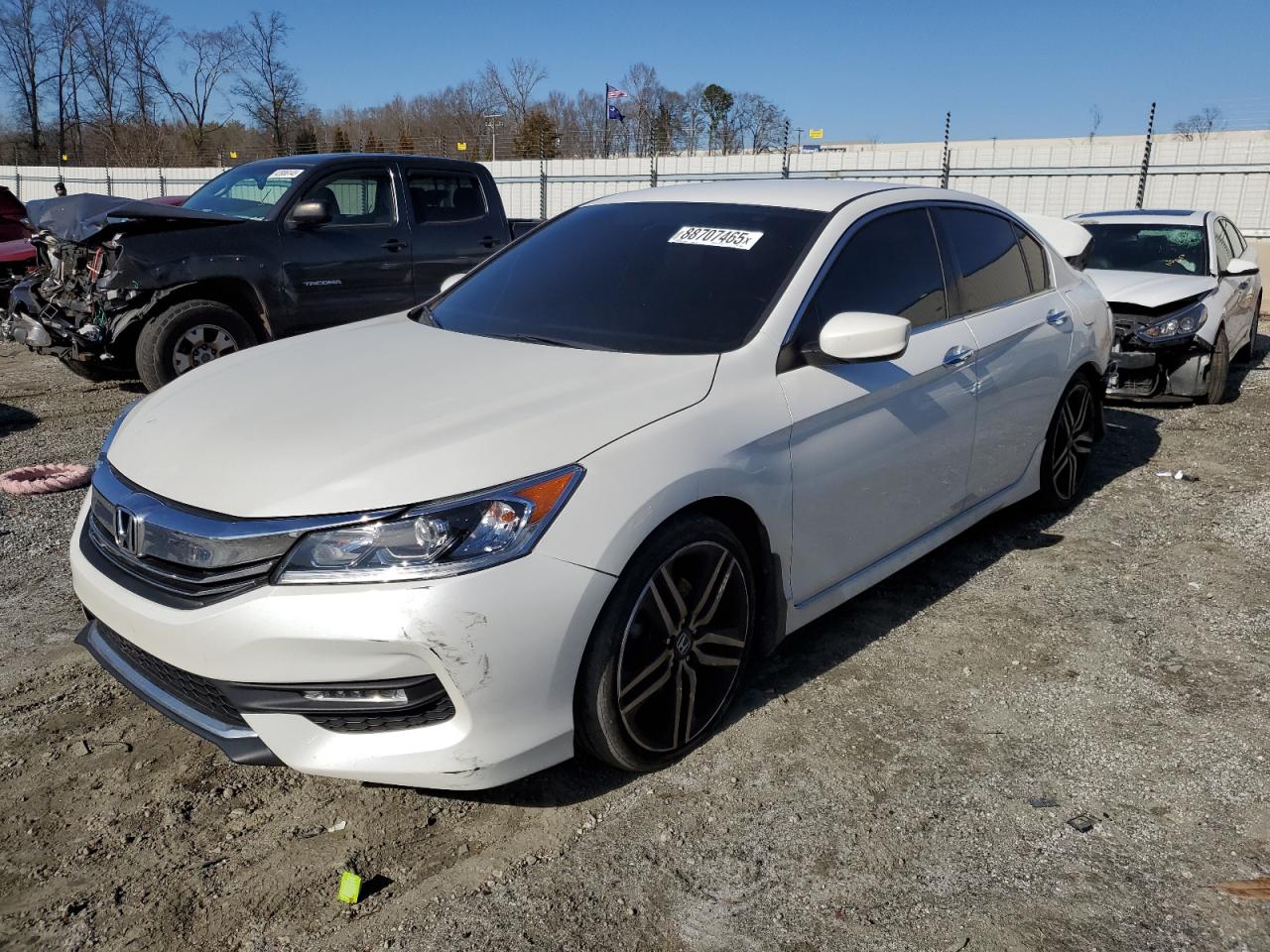 2017 Honda Accord VIN 1HGCR2F1XHA155564