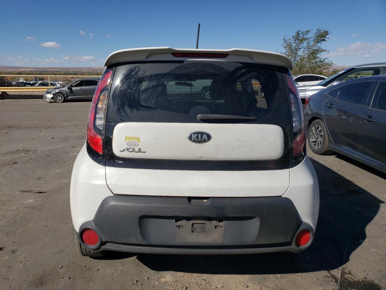 2015 KIA Soul VIN KNDJN2A24F7175448 Copart auction photo, vandalism damage thumbnail 6