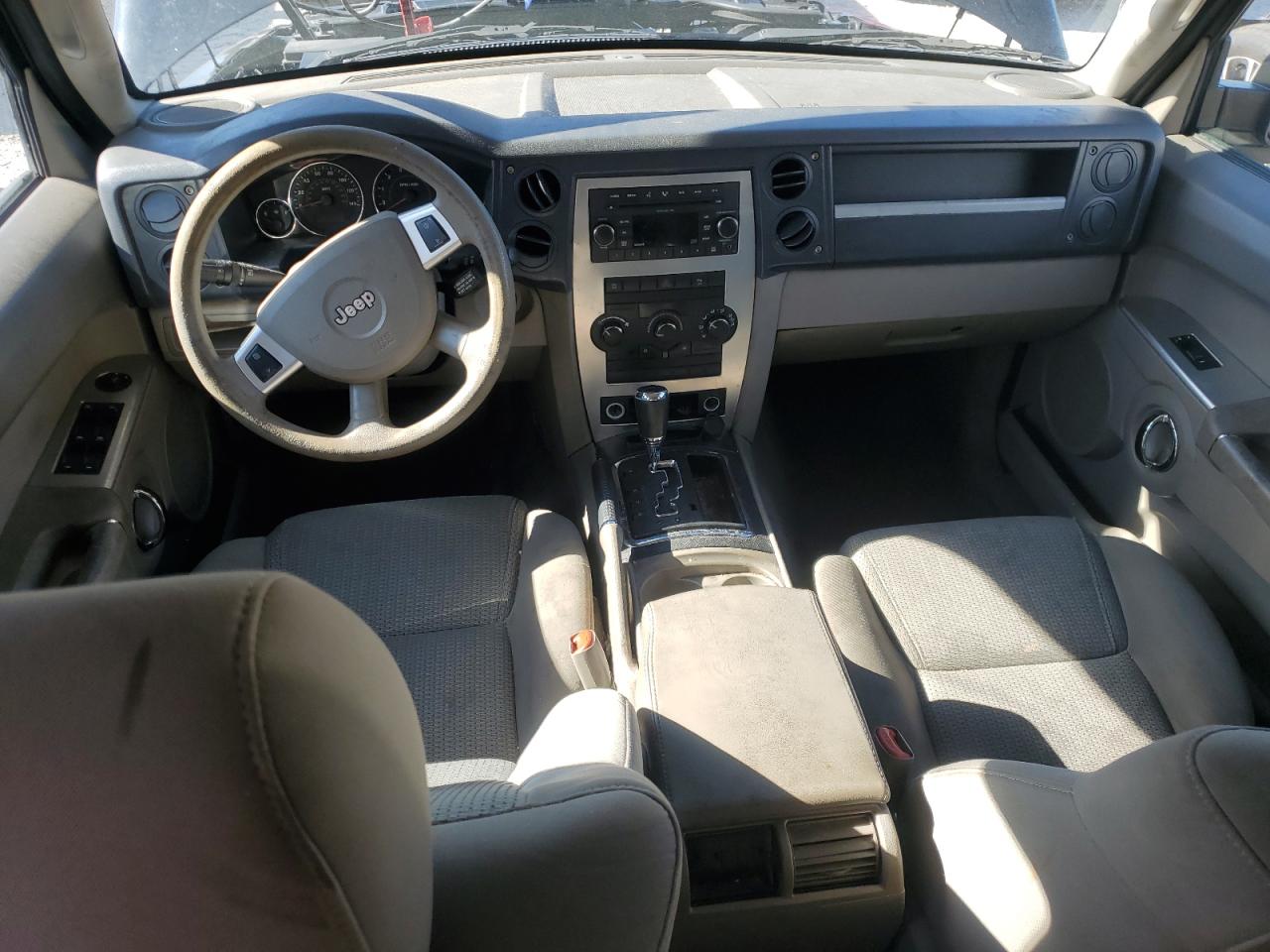 2009 Jeep Commander VIN 1J8HH48KX9C519330 Copart auction photo, side / rear end damage thumbnail 8