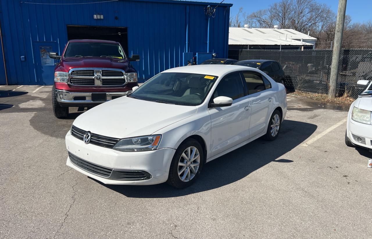 2014 Volkswagen Jetta VIN 3VWD07AJ4EM384125 Copart auction photo, normal wear / minor dent/scratches damage thumbnail 2