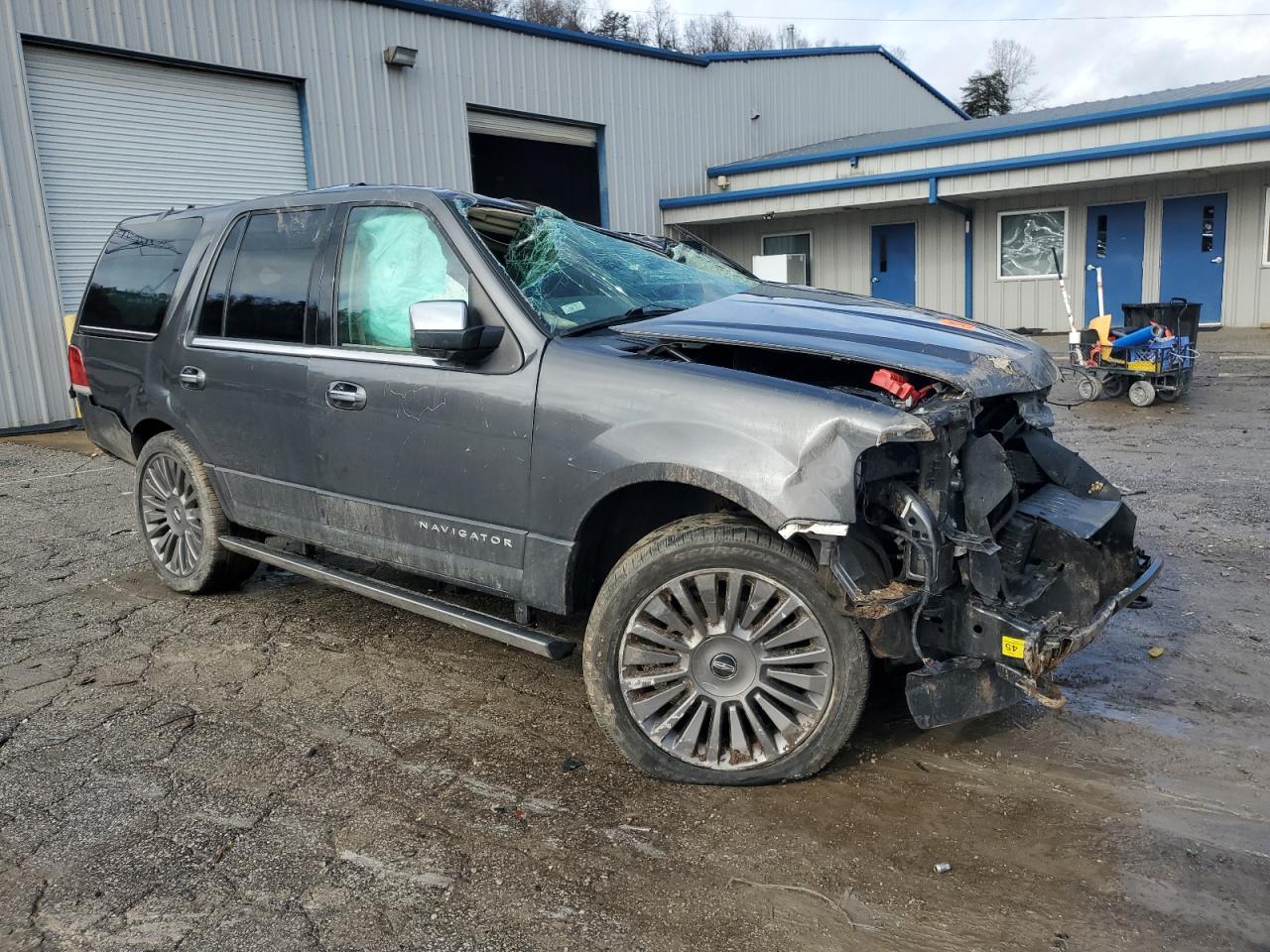 2015 Lincoln Navigator VIN 5LMJJ2JT8FEJ13561 Copart auction photo, rollover damage thumbnail 4