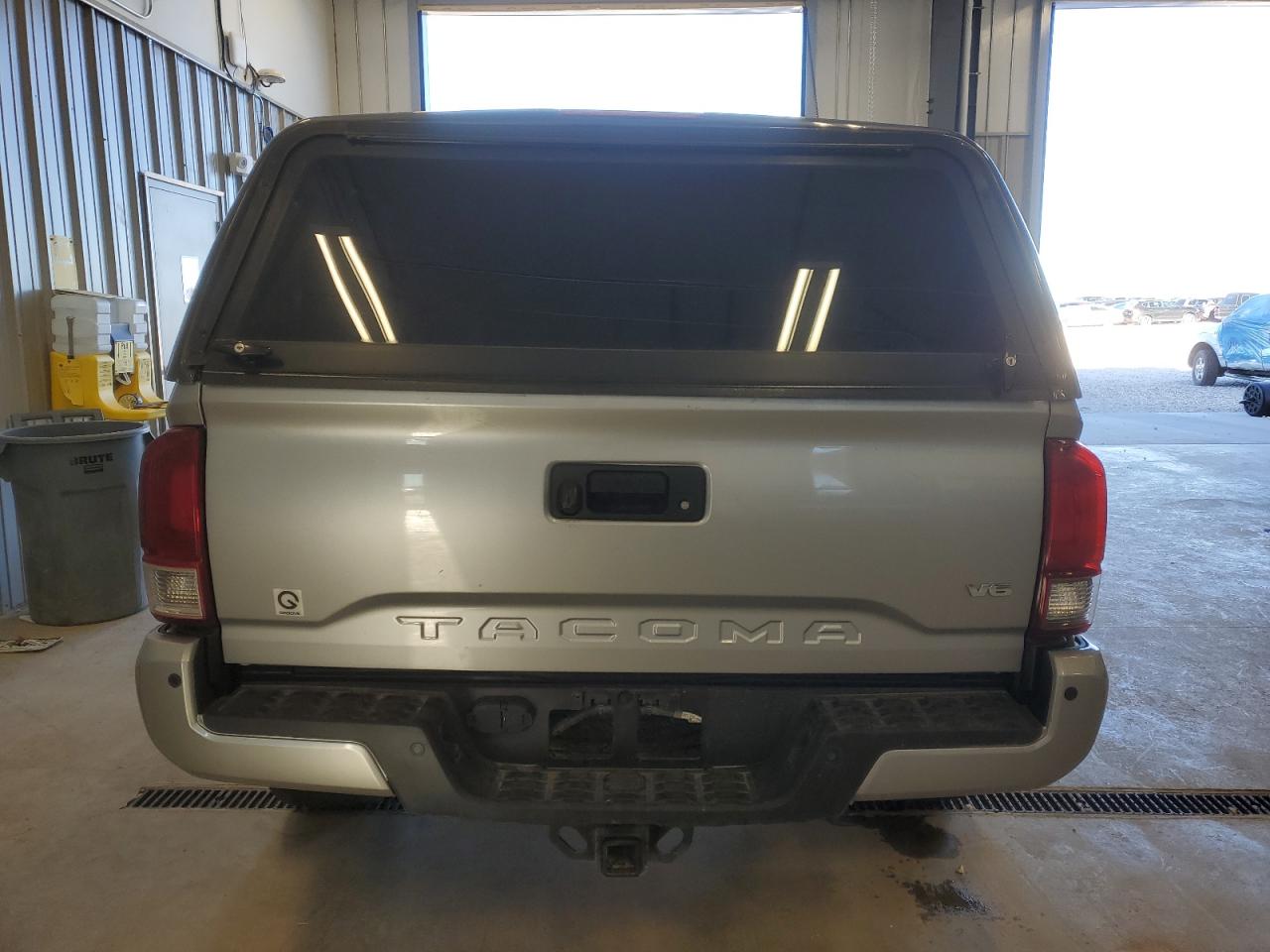 2019 Toyota Tacoma VIN 3TMCZ5AN6KM206434 Copart auction photo, all over damage thumbnail 6