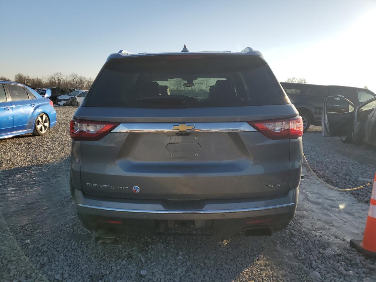 2020 Chevrolet Traverse VIN 1GNEVKKW8LJ129713 Copart auction photo, side damage thumbnail 6