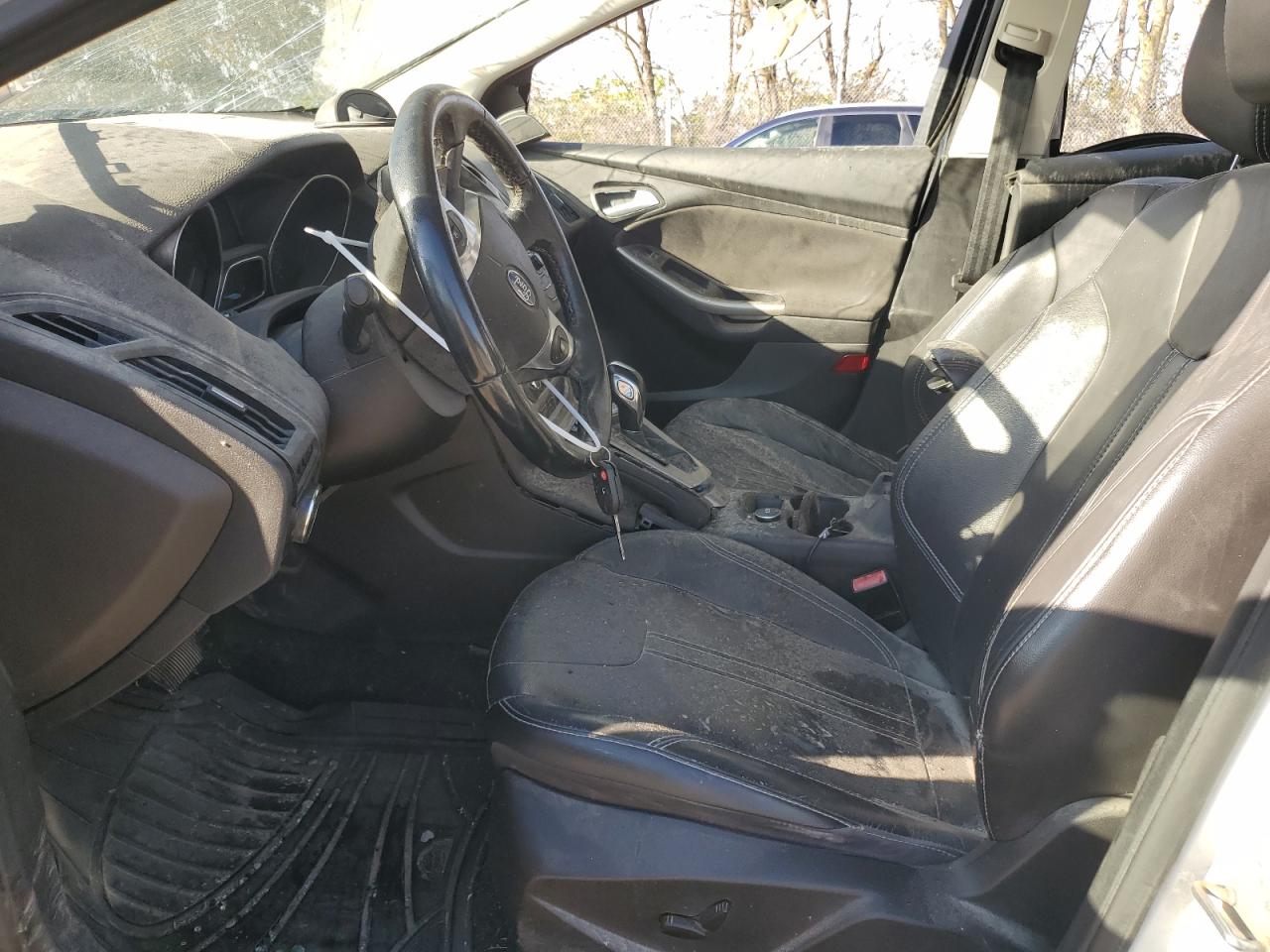 2012 Ford Focus VIN 1FAHP3H25CL324771 Copart auction photo, all over damage thumbnail 7