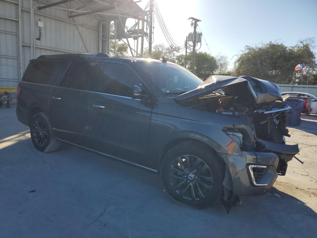 2019 Ford Expedition VIN 1FMJK2AT1KEA51320 Copart auction photo, all over damage thumbnail 4