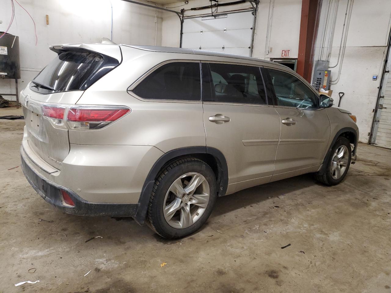 2015 Toyota Highlander VIN 5TDDKRFH0FS205028 Copart auction photo, front end damage thumbnail 3