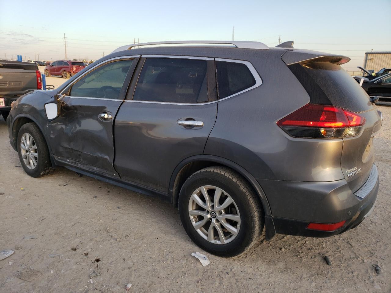 2020 Nissan Rogue VIN JN8AT2MT2LW017206 Copart auction photo, side / minor dent/scratches damage thumbnail 2