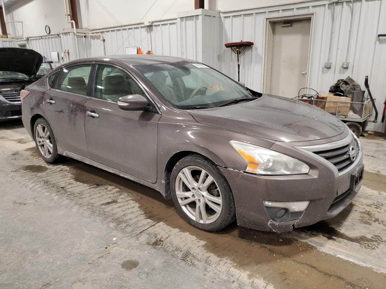 2013 Nissan Altima VIN 1N4BL3AP3DN494480 Copart auction photo, front end damage thumbnail 4
