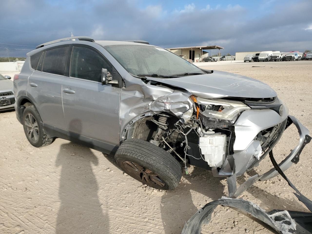 2017 Toyota RAV 4 VIN 2T3ZFREV9HW361233 Copart auction photo, front end / minor dent/scratches damage thumbnail 4