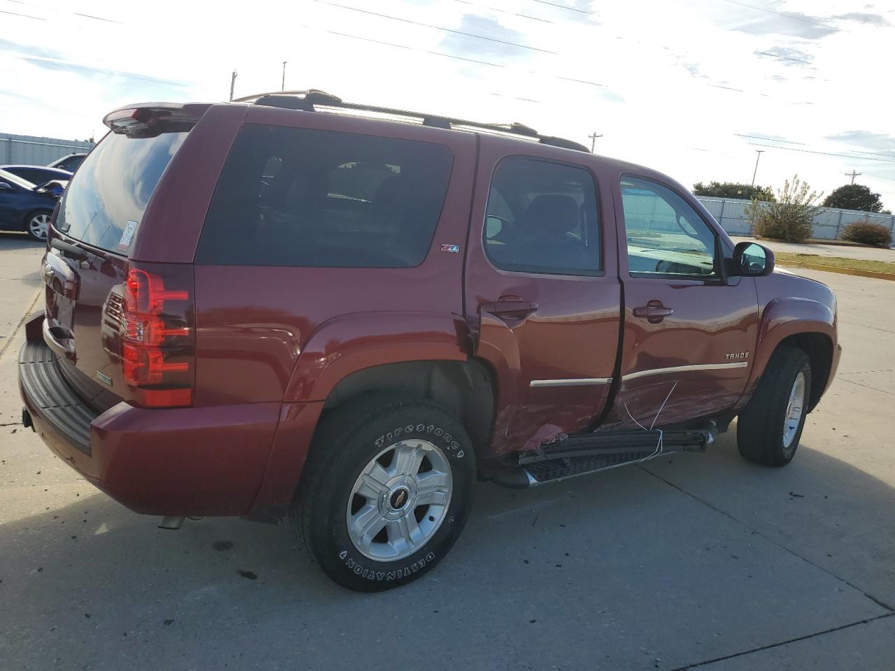 2011 Chevrolet Tahoe VIN 1GNSKBE07BR315424 Copart auction photo, side / minor dent/scratches damage thumbnail 3