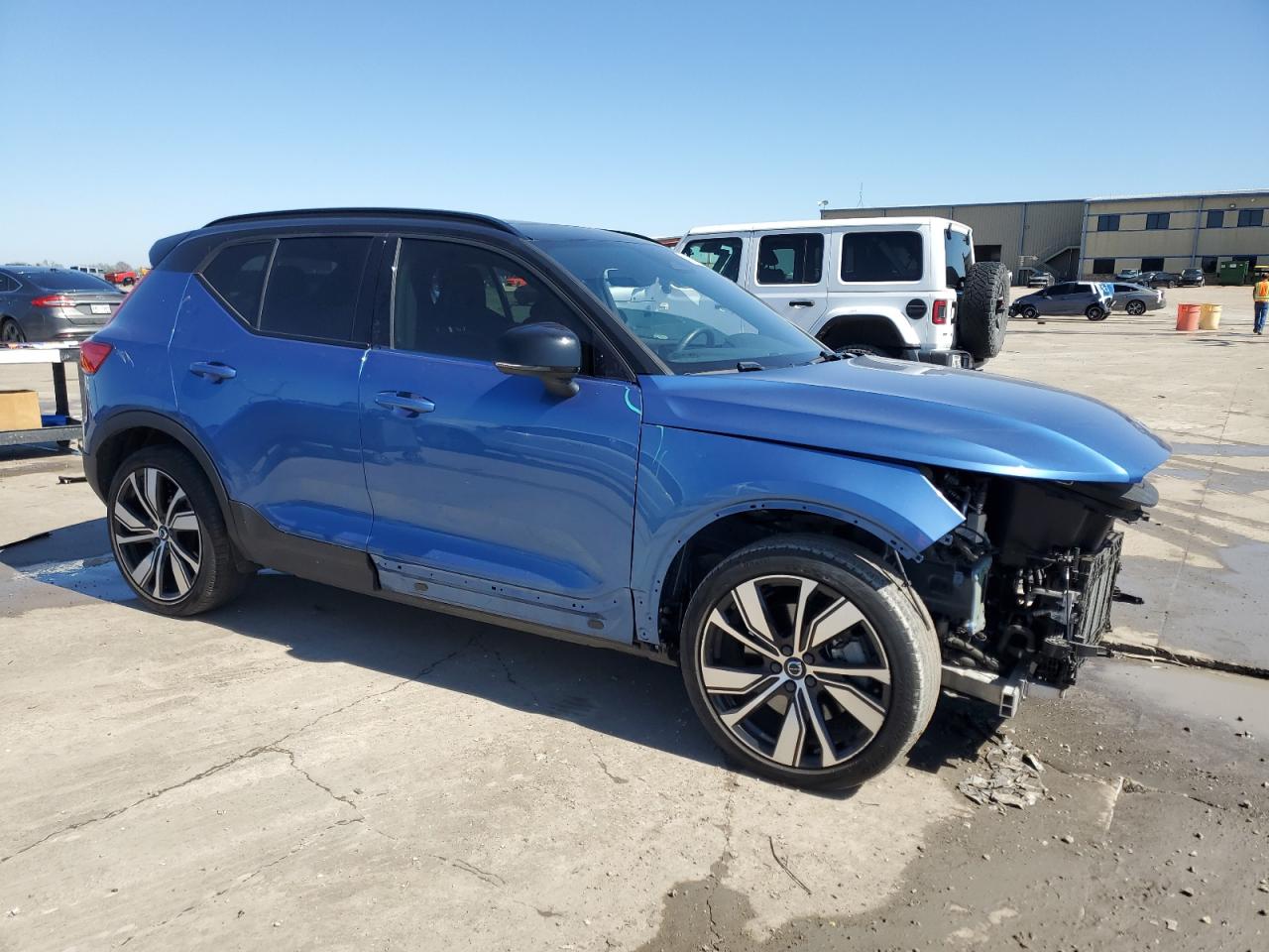 2021 Volvo XC40 VIN YV4ED3UR6M2605247 Copart auction photo, front end / side damage thumbnail 4
